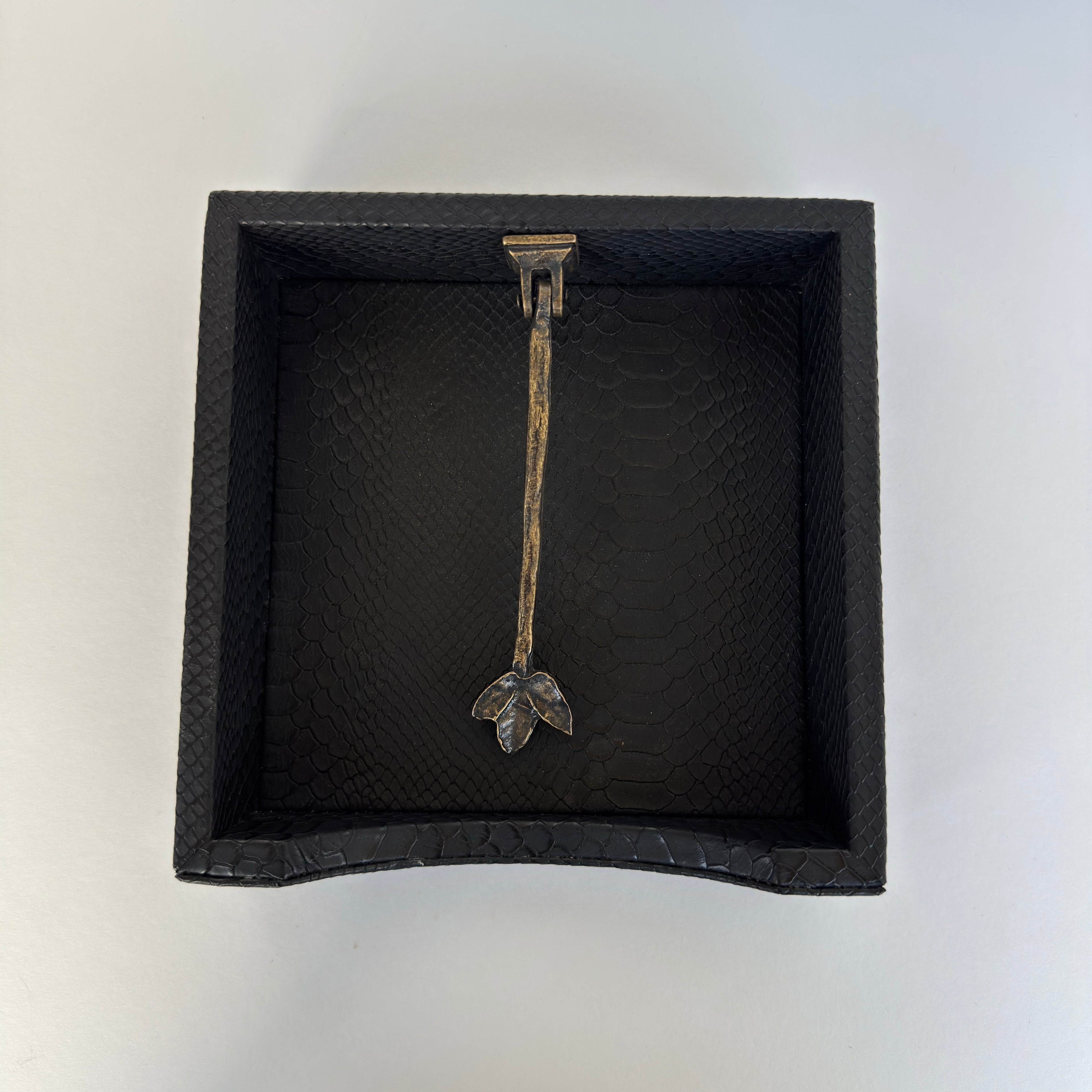 Charola para Servilletas Drilo Negro con Rama Otoño