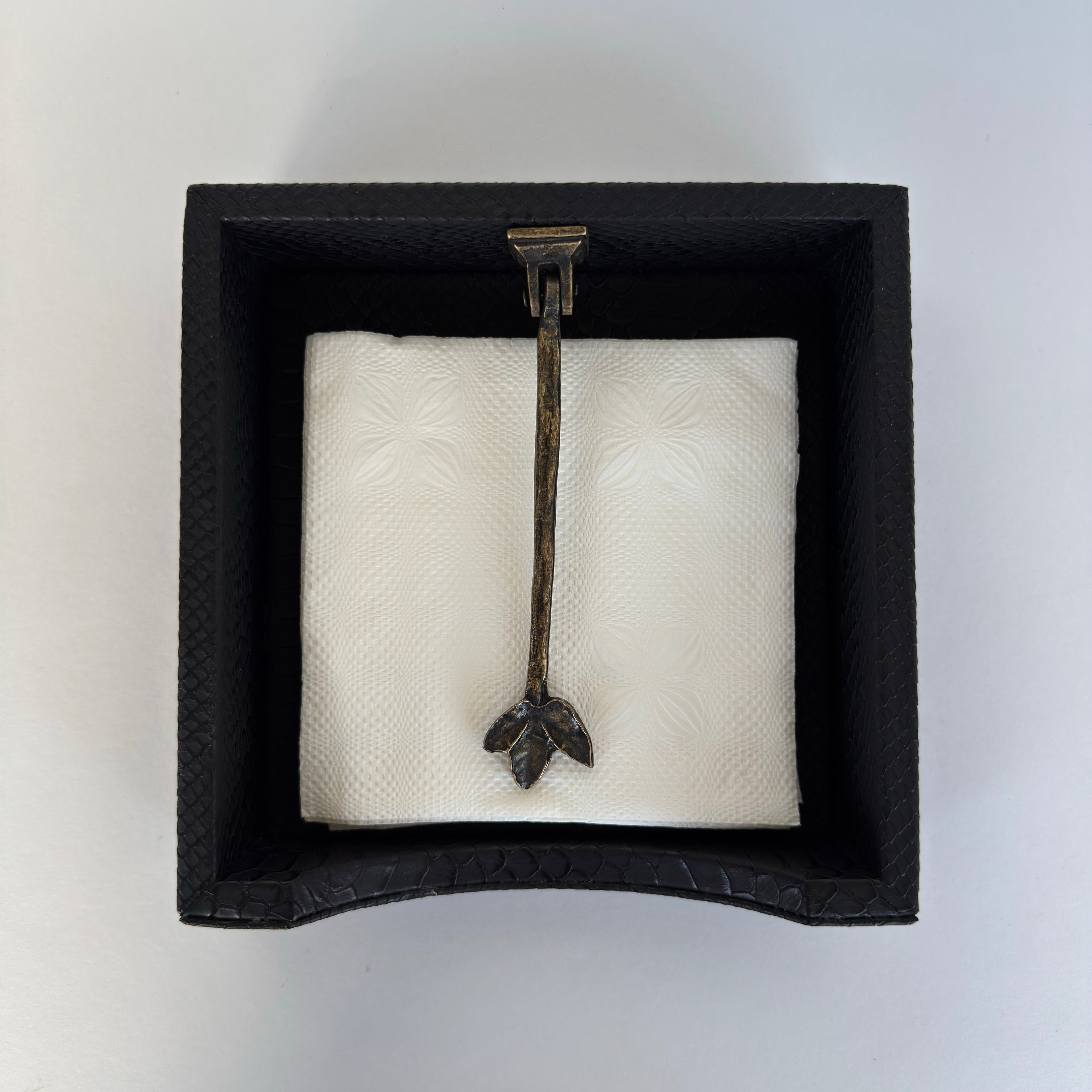 Charola para Servilletas Drilo Negro con Rama Otoño