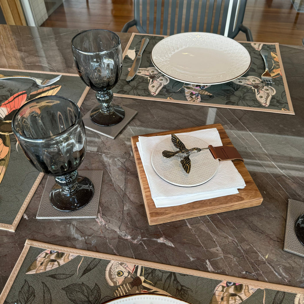 Servilletero Raccolto Drilo Crema con herraje Colibrí