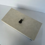 Caja Ortiga Drilo crema con Herraje de Escarabajo