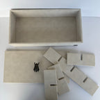 Caja Ortiga Drilo crema con Herraje de Escarabajo