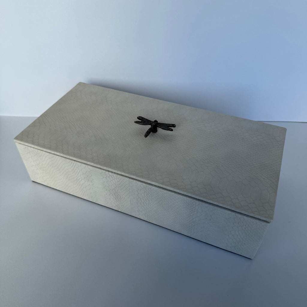 Caja Ortiga  Drilo crema con Herraje de Libélula