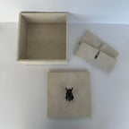 Caja Ortiga Drilo crema con Herraje de Escarabajo