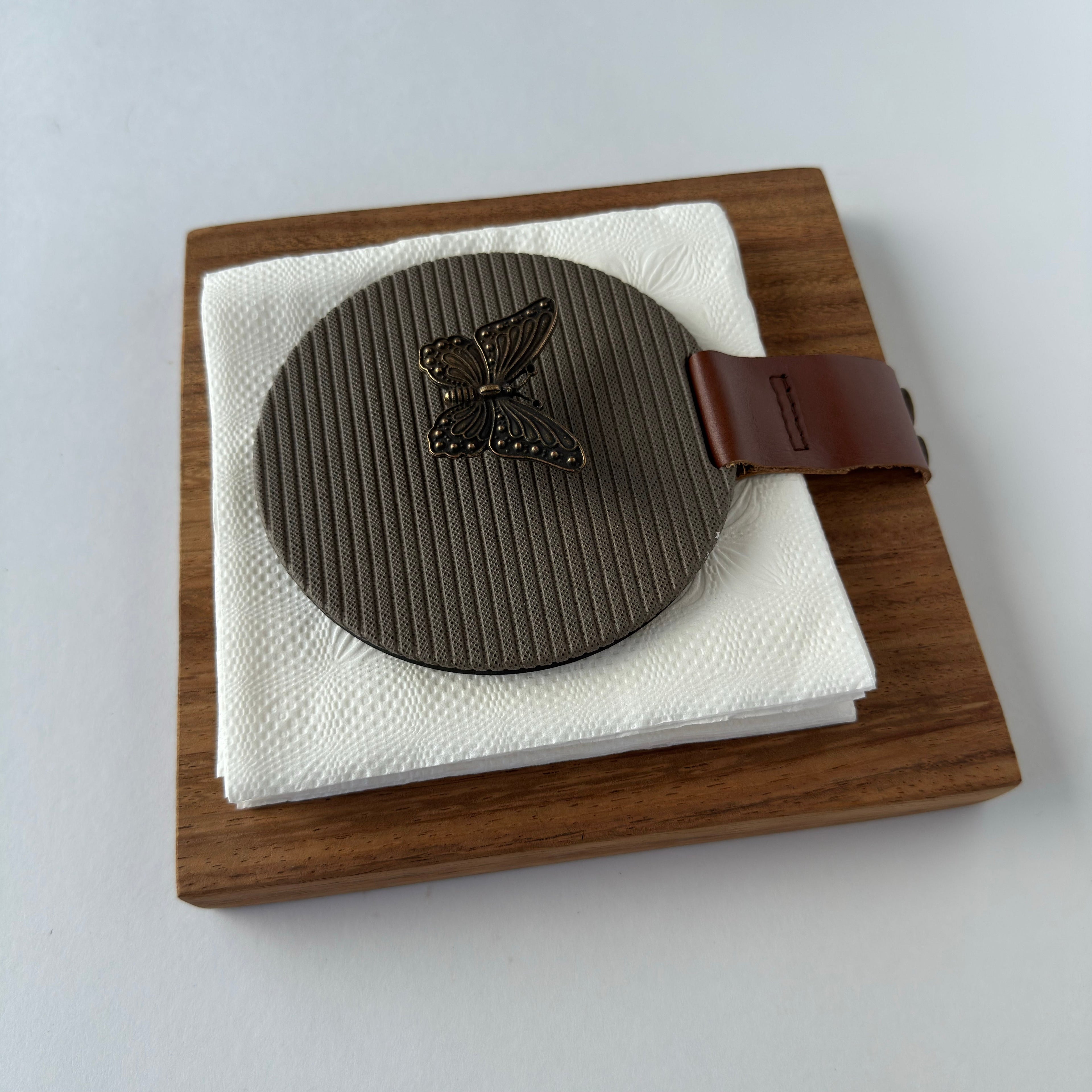 Servilletero Raccolto Drilo Arena con herraje Mariposa