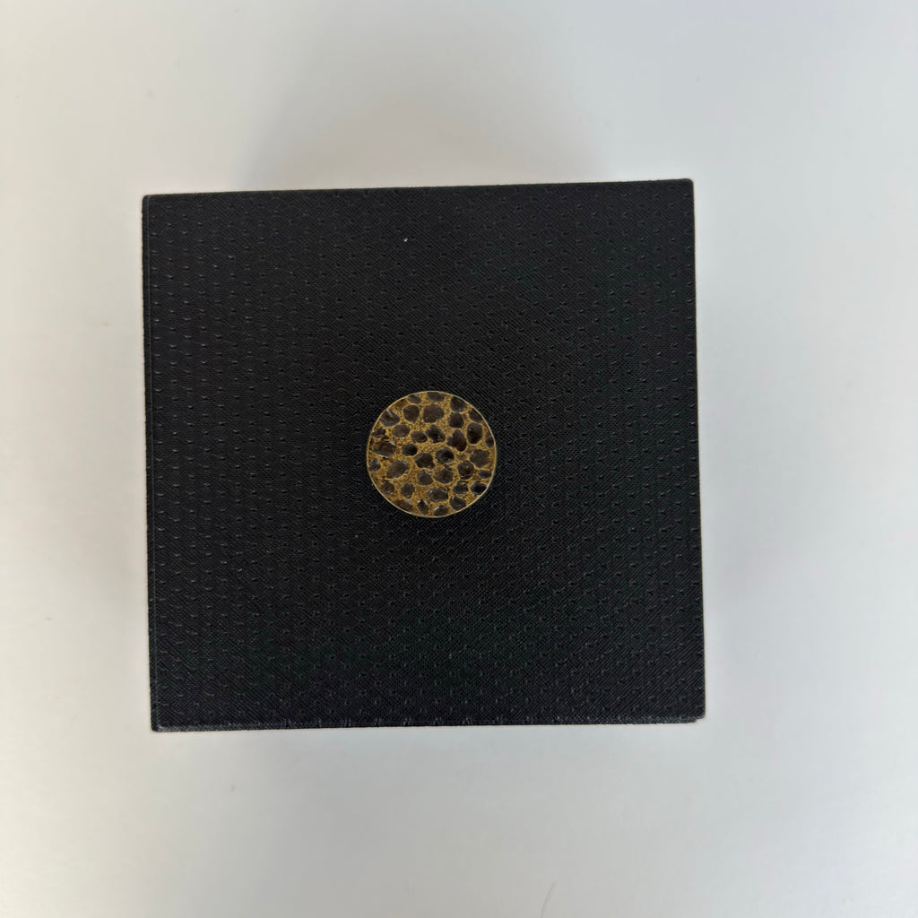 Caja Ortiga Drilo Azabache con Herraje de Nuez