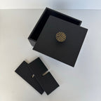 Caja Ortiga Drilo Azabache con Herraje de Nuez