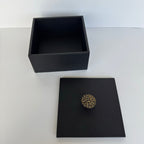 Caja Ortiga Drilo Azabache con Herraje de Nuez