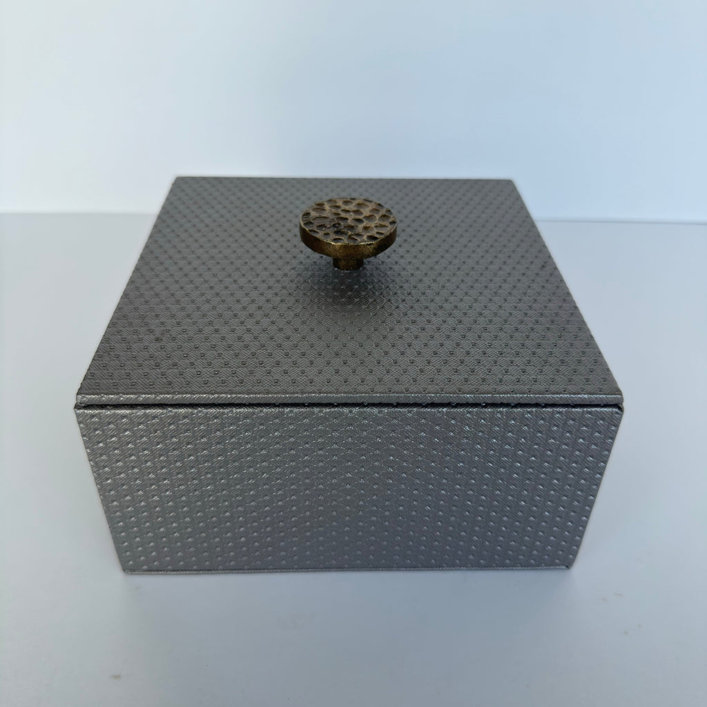 Caja Ortiga Drilo Plomo con Herraje de Nuez