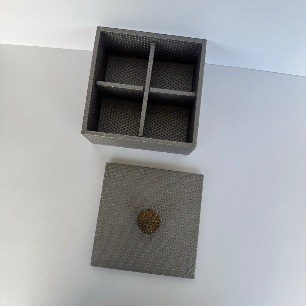 Caja Ortiga Drilo Plomo con Herraje de Nuez