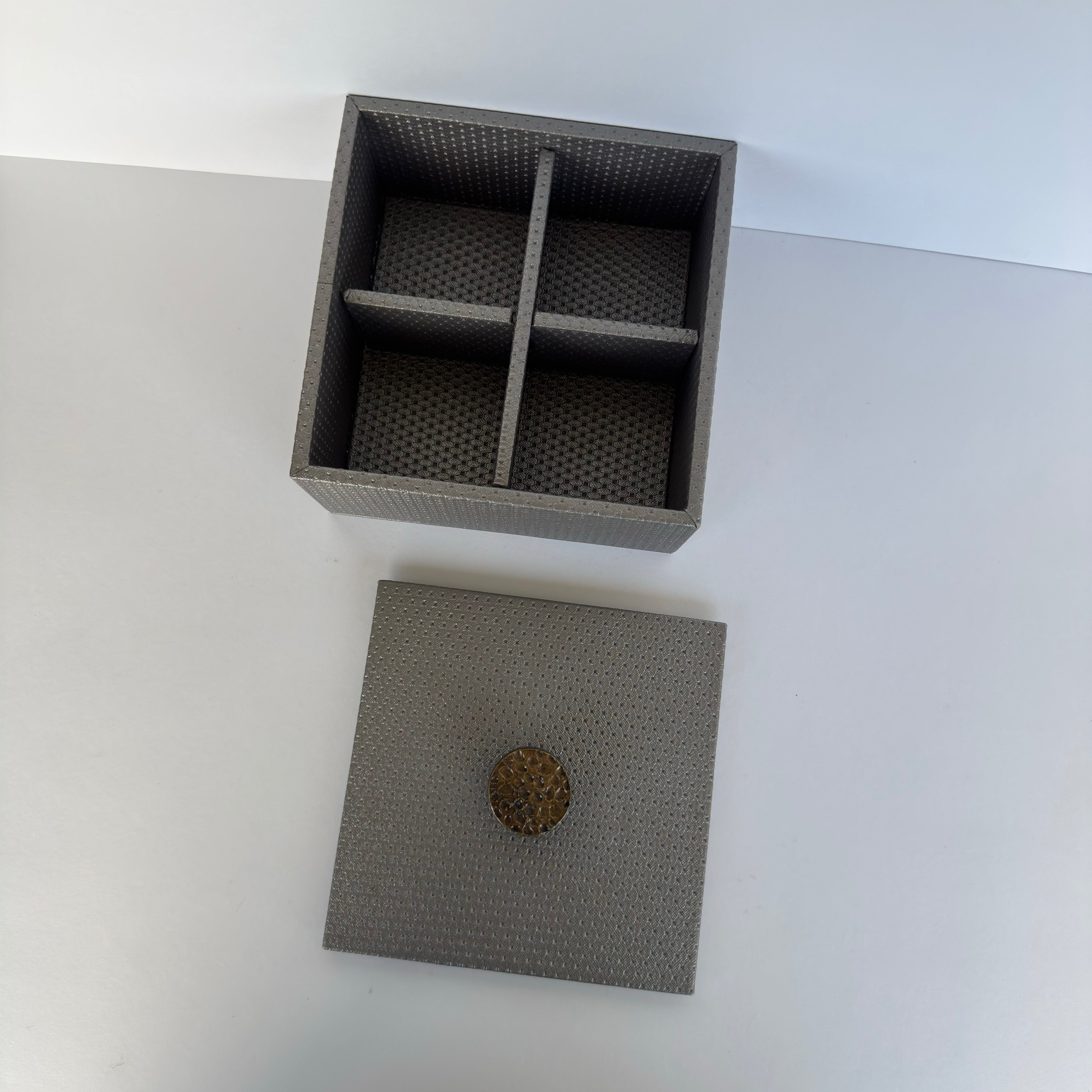 Caja Ortiga Drilo Plomo con Herraje de Nuez