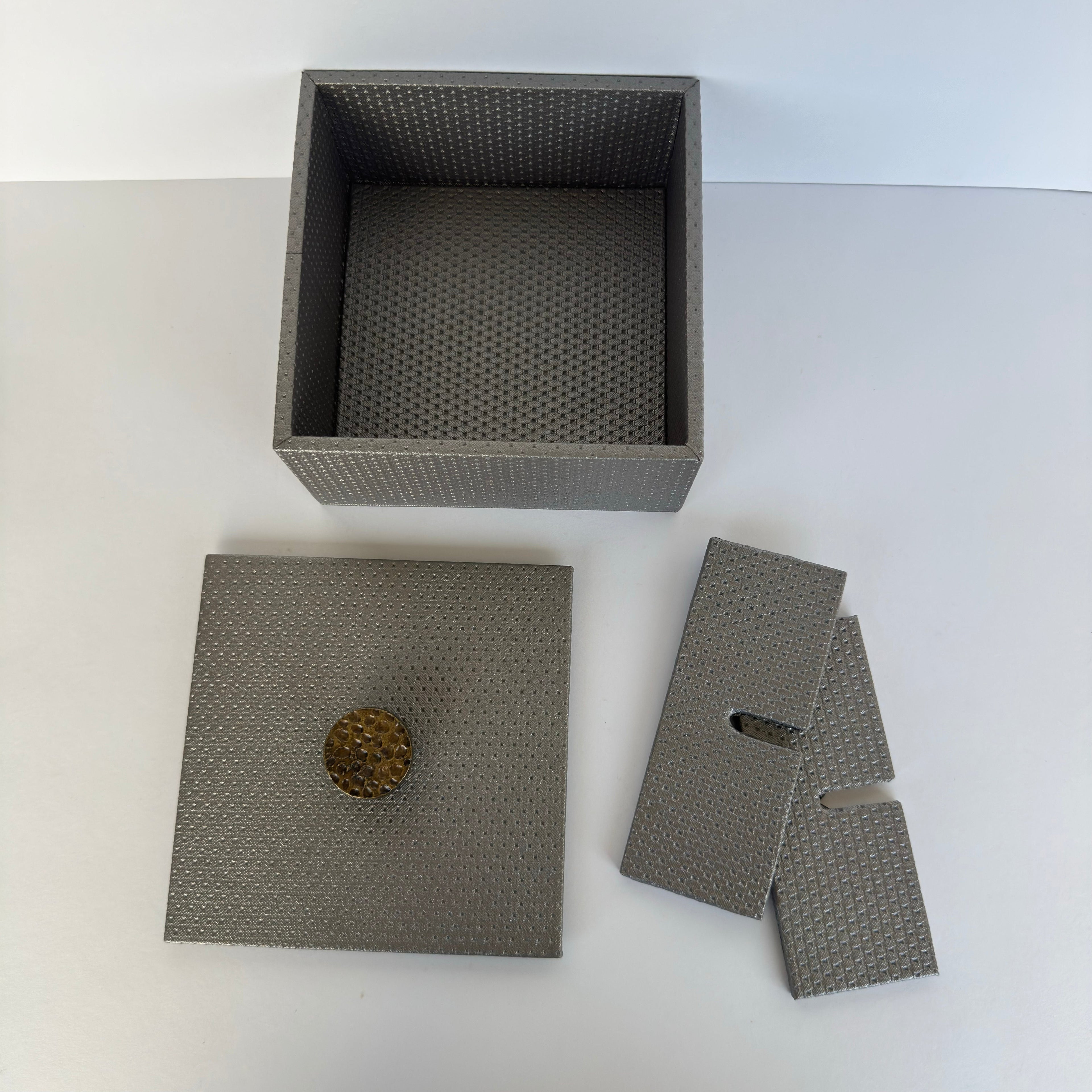 Caja Ortiga Drilo Plomo con Herraje de Nuez