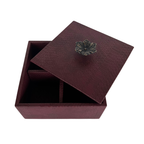 Caja Ortiga Drilo Vino con Herraje de Flor