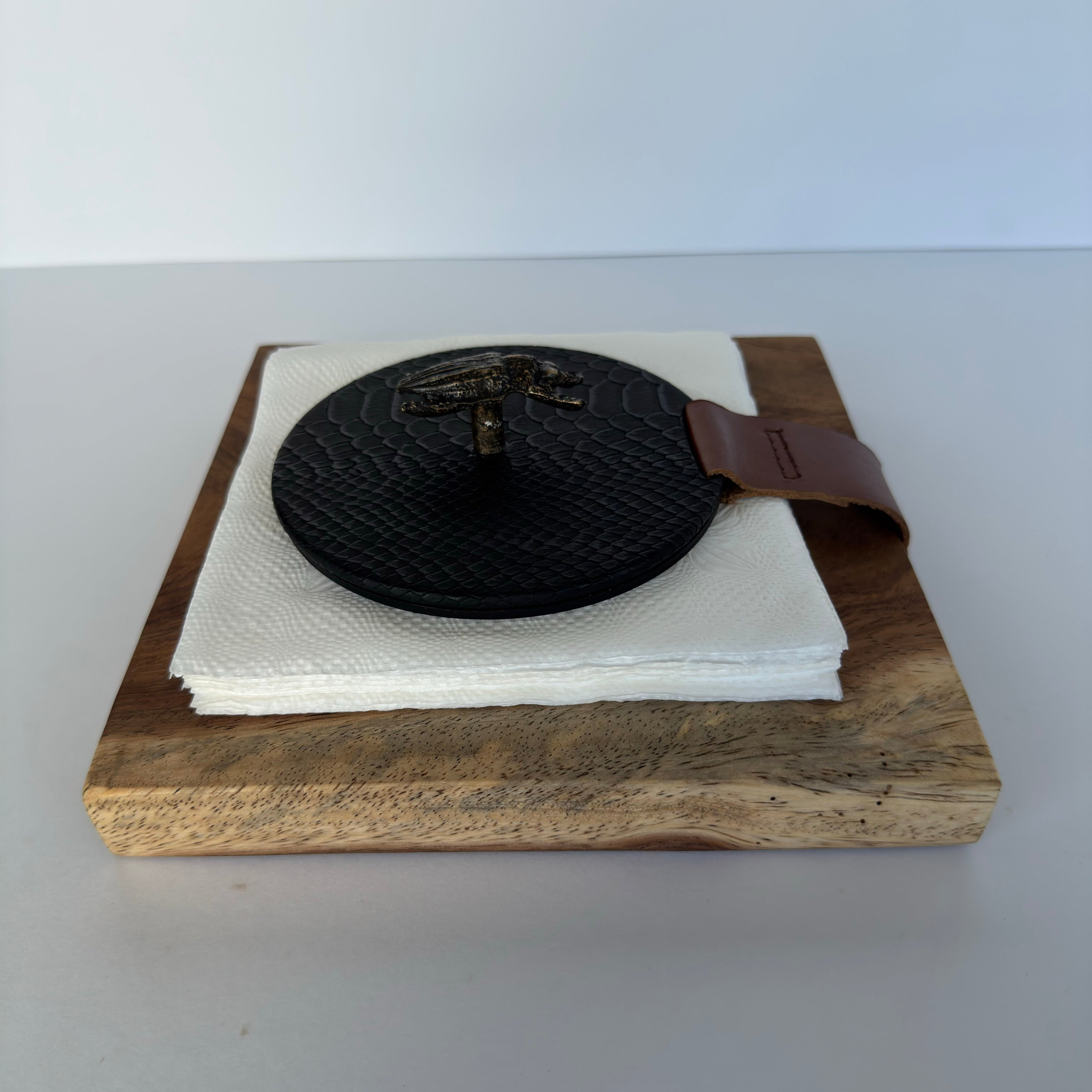 Servilletero Raccolto Drilo Negro con herraje Escarabajo