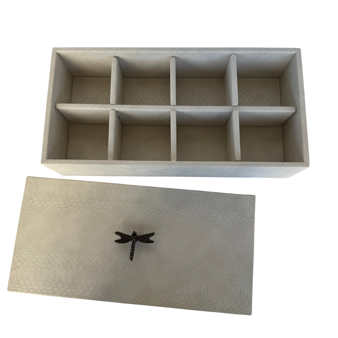 Caja Ortiga  Drilo crema con Herraje de Libélula