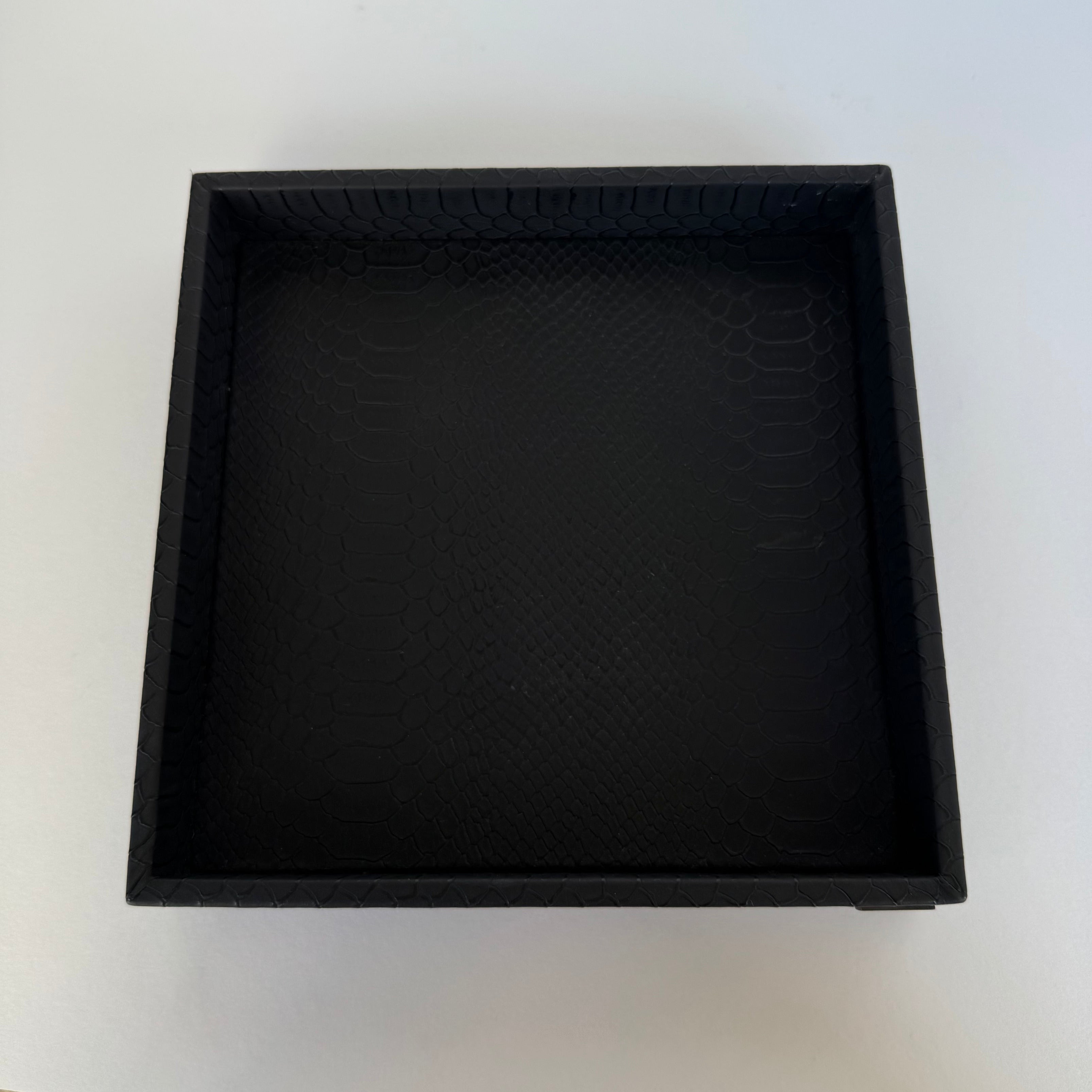 Charola Diseño Drilo Negro