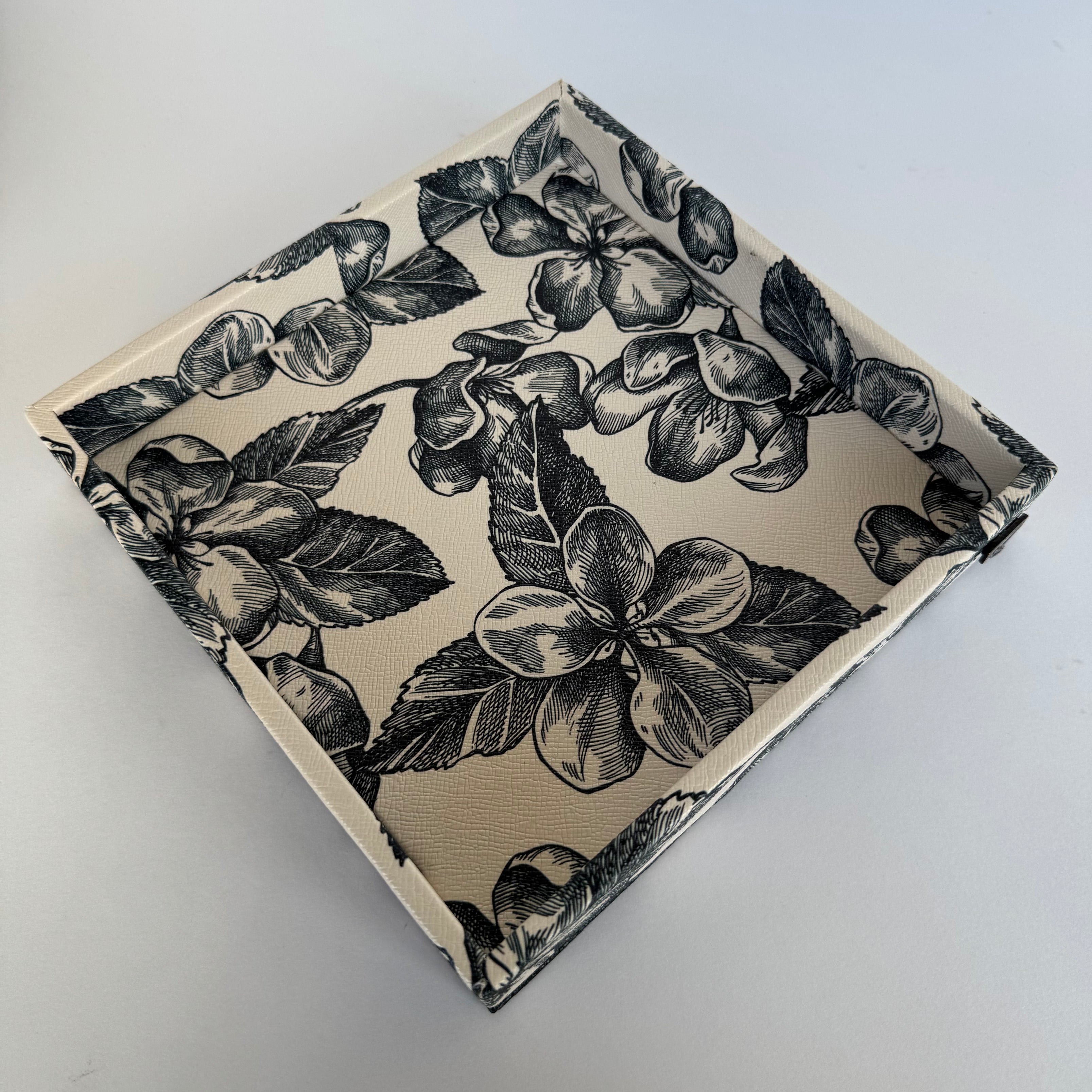 Charola Diseño Tari