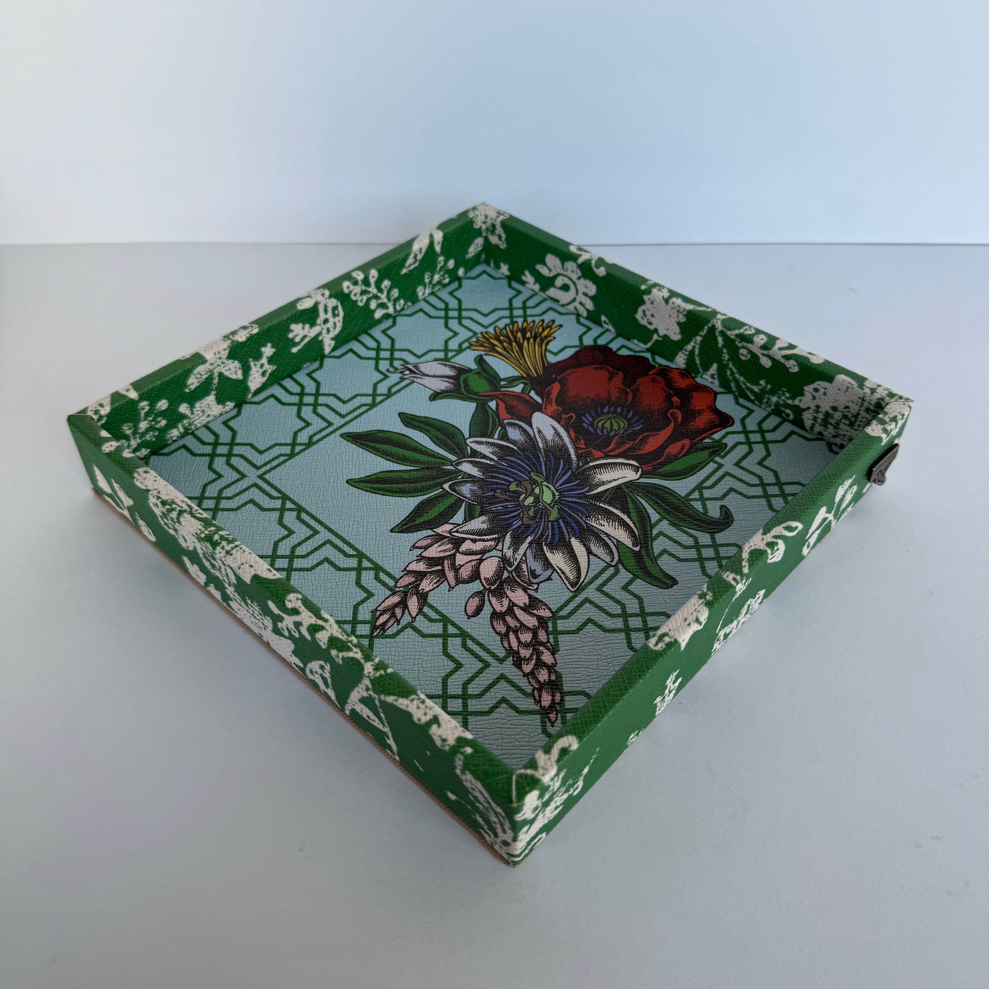 Charola Diseño Manzanilla