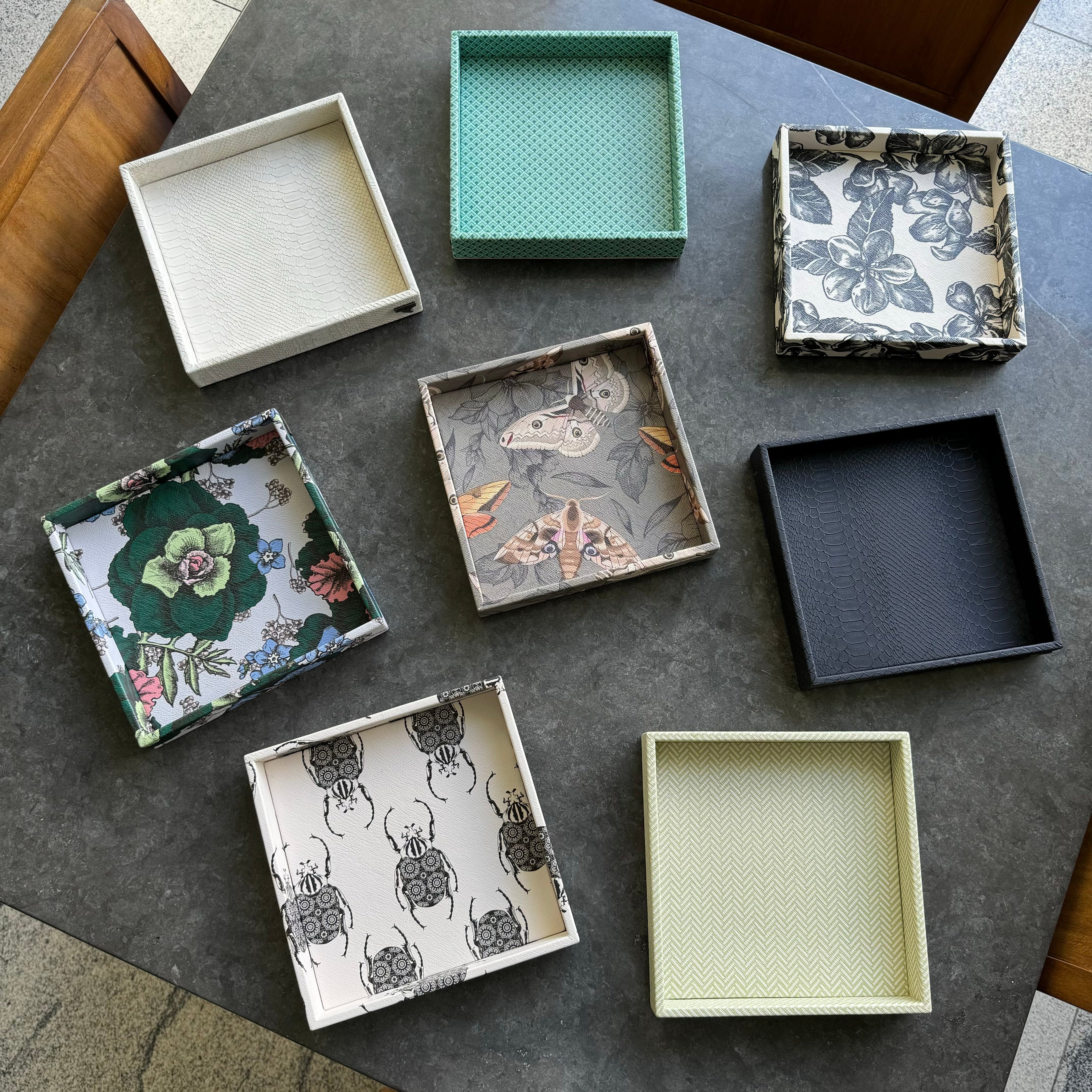 Charola Diseño Flores Café